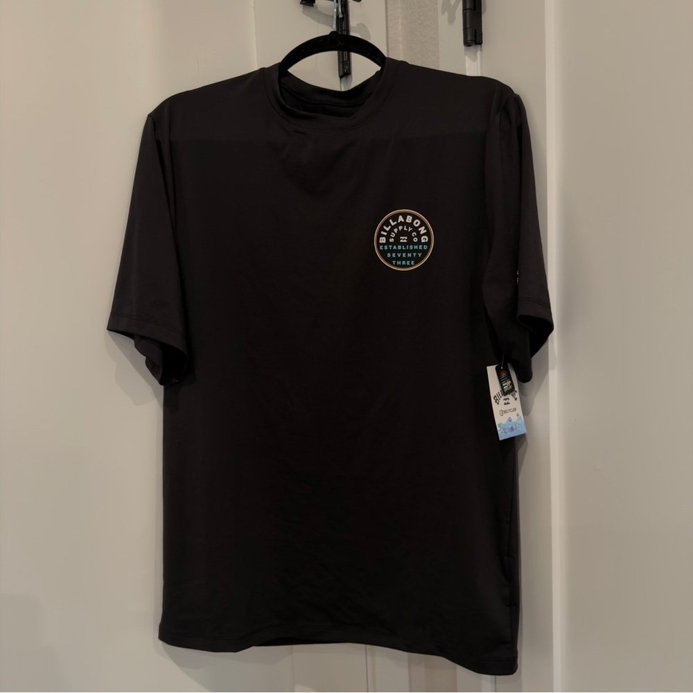 NWT Billabong Rashguard